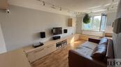 Hezký světlý byt 2+1, 50m², OV, kompletně zařízen nábytkem, sklep, Milovice, ul. Spojovací., cena 5390000 CZK / objekt, nabízí 