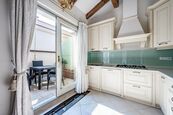 Luxusní mezonetový byt 3+kk s terasou a bazénem na Vinohradech, ulice Italská, 107m2, cena 2500 EUR / objekt, nabízí 