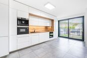 Pronájem rodinného domu (226m2), terasa, zahrada 302m2, Praha 5 - Jinonice, cena 90000 CZK / objekt, nabízí