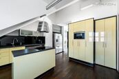 REZERVACE. Pronájem bytu 3+1 (124 m2) s loftem, terasou (11 m2) a sklepem, Praha 4 - Pankrác, cena 39000 CZK / objekt, nabízí Faraon Reality, s.r.o.