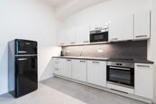 REZERVACE. Pronájem bytu 2+1, 75 m2 na Karlínském náměstí, Karlín, Praha 8, cena 32900 CZK / objekt, nabízí Faraon Reality, s.r.o.