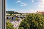 Pronájem luxusního bytu 3+1, 108 m2 u Palackého nám., ul. Dřevná, Praha 2 - Nové Město, cena 58000 CZK / objekt / měsíc, nabízí 