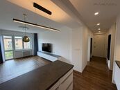 Pronájem bytu 3+kk (70 m2), balkon, Pod lipami, Praha 3 - Žižkov, cena 32000 CZK / objekt, nabízí Faraon Reality, s.r.o.