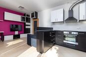 Pronájem vybaveného bytu 1+kk (40,8 m), BALKON, GARÁŽOVÉ STÁNÍ, SKLEP, Nad Akcízem, Praha 8 Ďáblice, cena 18500 CZK / objekt / měsíc, nabízí Faraon Reality, s.r.o.
