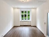 Pronájem kompletně zrekonstruovaného bytu 2+kk (50 m),VÝHLED DO ZELENĚ Praha 9, Vysočany, cena 27000 CZK / objekt / měsíc, nabízí 