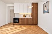 Prodej nadstandartně vybaveného bytu po kompletní rekonstrukci 1+kk (29 m), SKLEP, PODLAHOVÉ VYTÁPĚN, cena 6299000 CZK / objekt, nabízí 