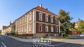 Bytový dům a komerční areál s velkým dvorem v Žatci, cena 27100000 CZK / objekt, nabízí 