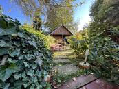 Prodej chaty se zahradou 394m2, cena cena v RK, nabízí DiaStyle Reality