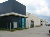 Nájem haly 1162 m2 + kanceláře 585 m2 a zázemí. Hovorčovice u P9-Čakovice, cena 220 CZK / m2 / měsíc, nabízí 