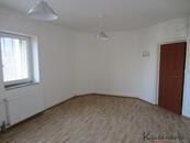 Pronájem bytu 1+kk /OV/, 27m2 Zlín-Štefánikova, cena 9900 CZK / objekt / měsíc, nabízí 
