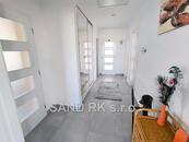 Exkluzivní novostavba RD (r. 2025) 4+kk v okrajové části obce, cena 9750000 CZK / objekt, nabízí 