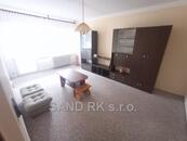 Byt 3+1 s lodžií, cena 11900 CZK / objekt / měsíc, nabízí 