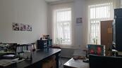 Pronájem kanceláře 19 m2, Třída Míru, Pardubice, cena 8000 CZK / objekt / měsíc, nabízí Právní Realitní Holding, s.r.o.