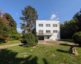 Prodej funkcionalistické vily s pozemkem 3190 m2, Mokrá hora, cena cena v RK, nabízí 