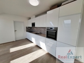 Pronájem, Byt 2+kk, Praha 10, cena 26999 CZK / objekt / měsíc, nabízí RealExpert s.r.o.