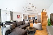 Prodej rodinného domu 4 +kk, 188 m2, s garáží a vlastní wellness zónou Golf Beroun, cena 21900000 CZK / objekt, nabízí 