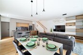 Pronájem rodinného domu 4 +kk, 188 m2, s garáží a vlastní wellness zónou Golf Beroun, cena 80000 CZK / objekt / měsíc, nabízí 