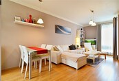 Prodej bytu 3+kk/L,GS; 68m2, Praha 15, Horní Měcholupy, Hornoměcholupská ulice, cena 8990000 CZK / objekt, nabízí CENTURY 21 Premium