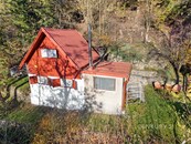 Prodej chaty 2+kk v oblíbené rekreační oblasti Nad Řekou - Davle, cena 1690000 CZK / objekt, nabízí CENTURY 21 Premium