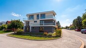 Prodej rodinného domu 3+1 na pozemku 453m2 - Praha Petrovice, cena 12900000 CZK / objekt, nabízí 