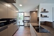 Mezonetový penthouse se čtyřmi terasami, cena 63900000 CZK / objekt / měsíc, nabízí CENTURY 21 Premium