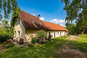 Dvougenerační rodinný dům venkovská usedlost s rozlehlou zahradou, cena 12500000 CZK / objekt, nabízí 