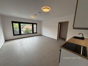 Pronájem bytu 2kk v novostavbě s parkovacím místem, cena 24500 CZK / objekt / měsíc, nabízí 