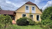 Prodej rodinného domu 5+1 250 m2 s pozemkem 1 275 m2, cena cena v RK, nabízí