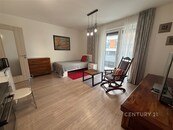 K dlouhodobému pronájmu nabízíme příjemný byt 1+kk s balkonem v moderním rezidenčním areálu Park Zličín, jen pár minut chůze od metra B Zličín., cena 16500 CZK / objekt / měsíc, nabízí CENTURY 21 Ruby