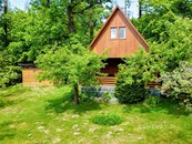 Prodej chaty se zahradou 470 m2 v klidné lokalitě u lesa - Velké Popovice, cena 2499000 CZK / objekt, nabízí 