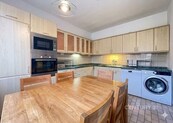 Pronájem slunného 4+kk s lodžií v ulici U mlýna, Záběhlice, cena 33000 CZK / objekt / měsíc, nabízí 