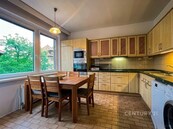 Pronájem slunného 4+kk s lodžií v ulici U mlýna, Záběhlice, cena 31999 CZK / objekt / měsíc, nabízí CENTURY 21 Ruby
