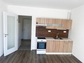 Ihned volný byt pro jednotlivce nebo pár se zahrádkou v Milovicích, cena 12000 CZK / objekt / měsíc, nabízí CENTURY 21 Ruby