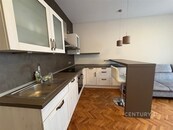 Ihned od 1. prosince 2026, 2+kk s balkonem, komorou, sklepem, u tram zastávky, cena 21700 CZK / objekt / měsíc, nabízí CENTURY 21 Ruby