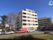 Prodej bytu 2+kk s garážovým stáním v Plzni Doubravce, ulice Na Kovárně, cena 5000000 CZK / objekt, nabízí 