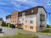 Pronájem - Byt 2+1 s lodžií v Tlučné, ulice Na Čampuli, cena 14000 CZK / objekt / měsíc, nabízí 