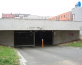 Pronájem garážového stání v Plzni Jižní Předměstí, cena 2000 CZK / objekt / měsíc, nabízí 