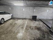 Pronájem garážového stání v Plzni Jižní Předměstí, cena 2000 CZK / objekt / měsíc, nabízí 