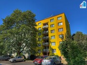 Prodej - Prostorného bytu 4+1 se zasklenou lodžií, 133 m2, Poběžovice, cena cena v RK, nabízí 