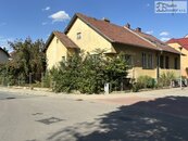 Rohový rodinný dům se zahradou v Ivančicích - skvělý potenciál pro rekonstrukci, cena 6070000 CZK / objekt, nabízí 