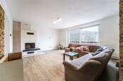 Pronájem RD 7+kk, 200m2, pozemek 1200m2, Křtiny, cena 34000 CZK / objekt / měsíc, nabízí