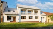 Prostorný byt 3+1 v rodinném domě s terasou a zahradou, cena 9000 CZK / objekt / měsíc, nabízí 