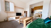 PRONÁJEM PLNĚ VYBAVENÉ GARSONKY, 28 M2, S VELKÝM BALKONEM BLÍZKO CENTRA ZLÍNA, cena 11500 CZK / objekt / měsíc, nabízí 