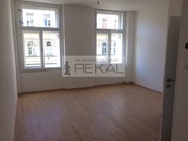 Byt 2+kk nedaleko metra Anděl, cena 17000 CZK / objekt / měsíc, nabízí REKAL s.r.o.