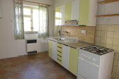Prodej prostorného cihlového bytu 2+1 s komorou v Plzni na Doubravce, cena 4429000 CZK / objekt, nabízí 