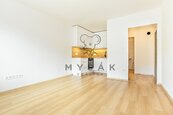 Pronájem nové garsoniéry 27 m2 v přízemí zrekonstruovaného domu v Mladém, Palmová ulice, cena 10500 CZK / objekt / měsíc, nabízí