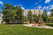 Prostorný byt 2+1 s komorou v ulici Emy Destinové na sídlišti Šumava, cena 4350000 CZK / objekt, nabízí Reality Myšák