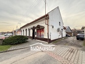 Pronájem obchodního prostoru 120 m2, Tlumačov, centrum obce, cena 12000 CZK / objekt / měsíc, nabízí Buďa reality