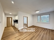 Pronájem bytu 2+kk 40 m2, Otrokovice, moderní byt, 1 parkovací místo v ceně, cena 13900 CZK / objekt / měsíc, nabízí Buďa reality