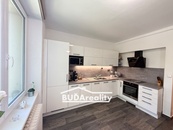 Prodej bytu 3+kk 77 m2, Zlín, prostorný, cihlový, cena 5790000 CZK / objekt, nabízí 
